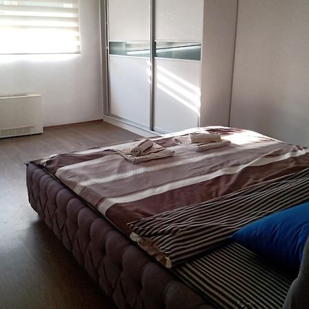 Central Lux Apartment Скопье Экстерьер фото